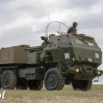 © Zdjęcie: Korpus piechoty morskiej Stanów Zjednoczonych, zdjęcie: Lance Cpl. Joshua Sechser System rakiet wielokrotnego startu HIMARS. Zdjęcie archiwalne